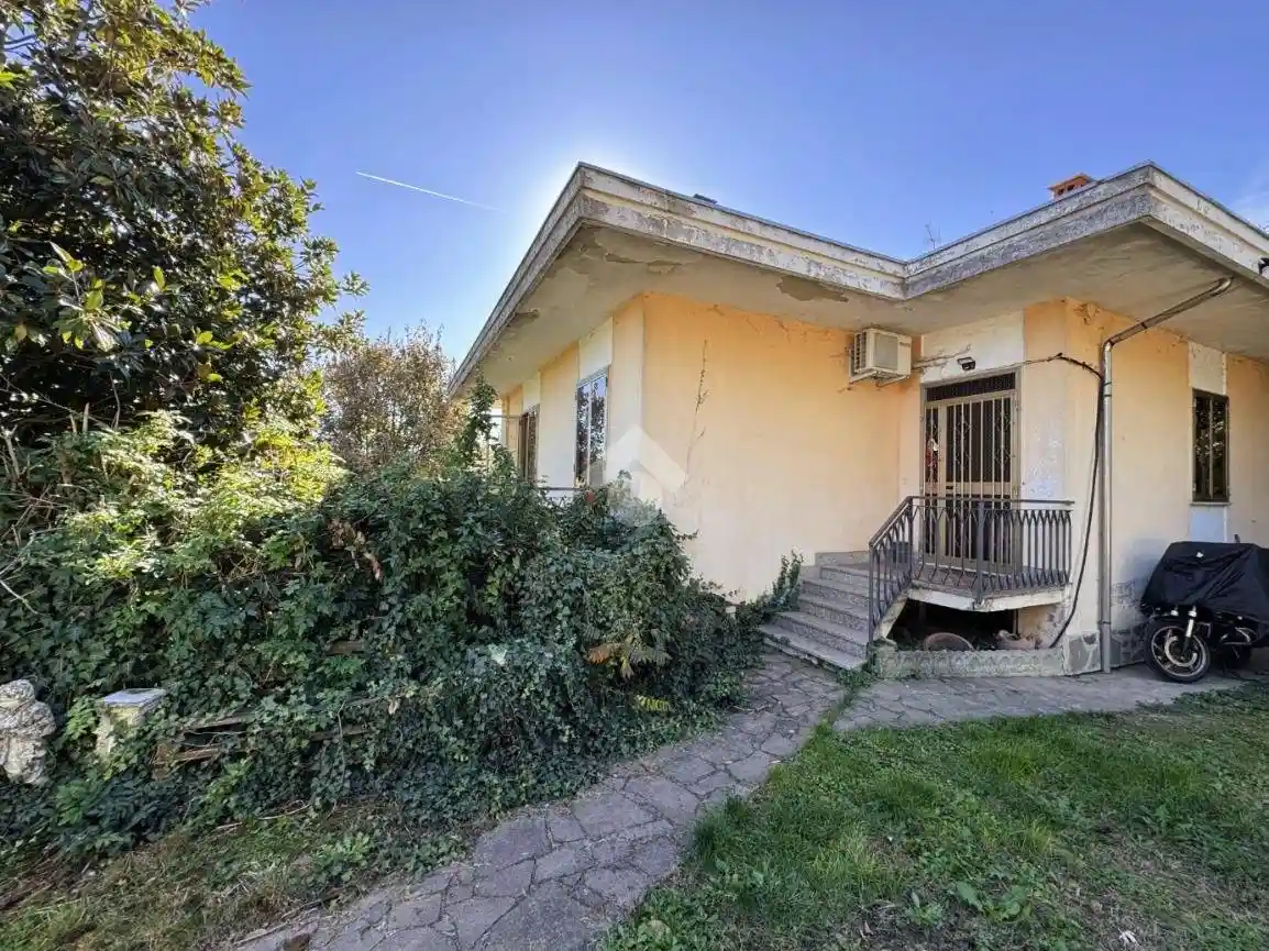 Villa in vendita a Stradella