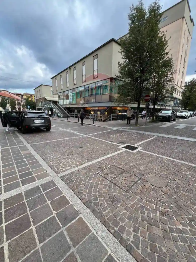 Palazzo - Edificio in vendita a Novate Milanese