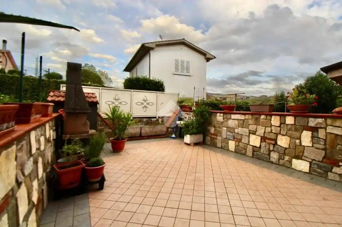 Villa in vendita a Lamporecchio