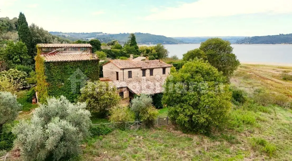 Rustico - Casale in vendita a Baschi