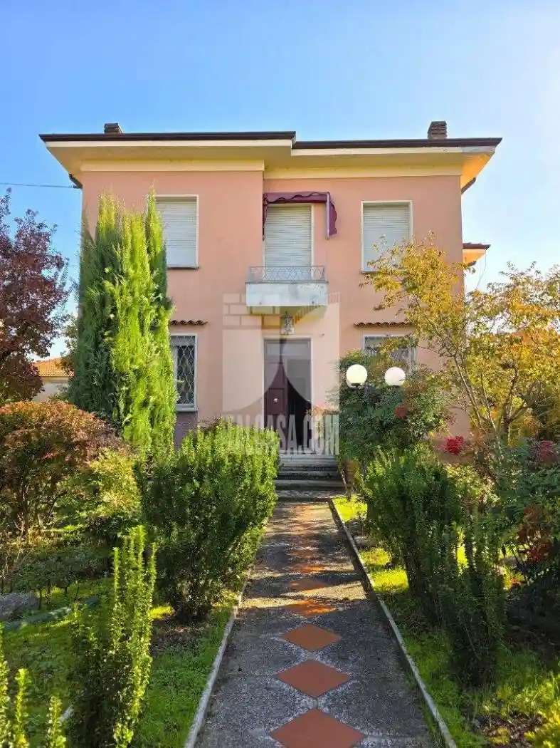 Villa in vendita a Borgo Virgilio
