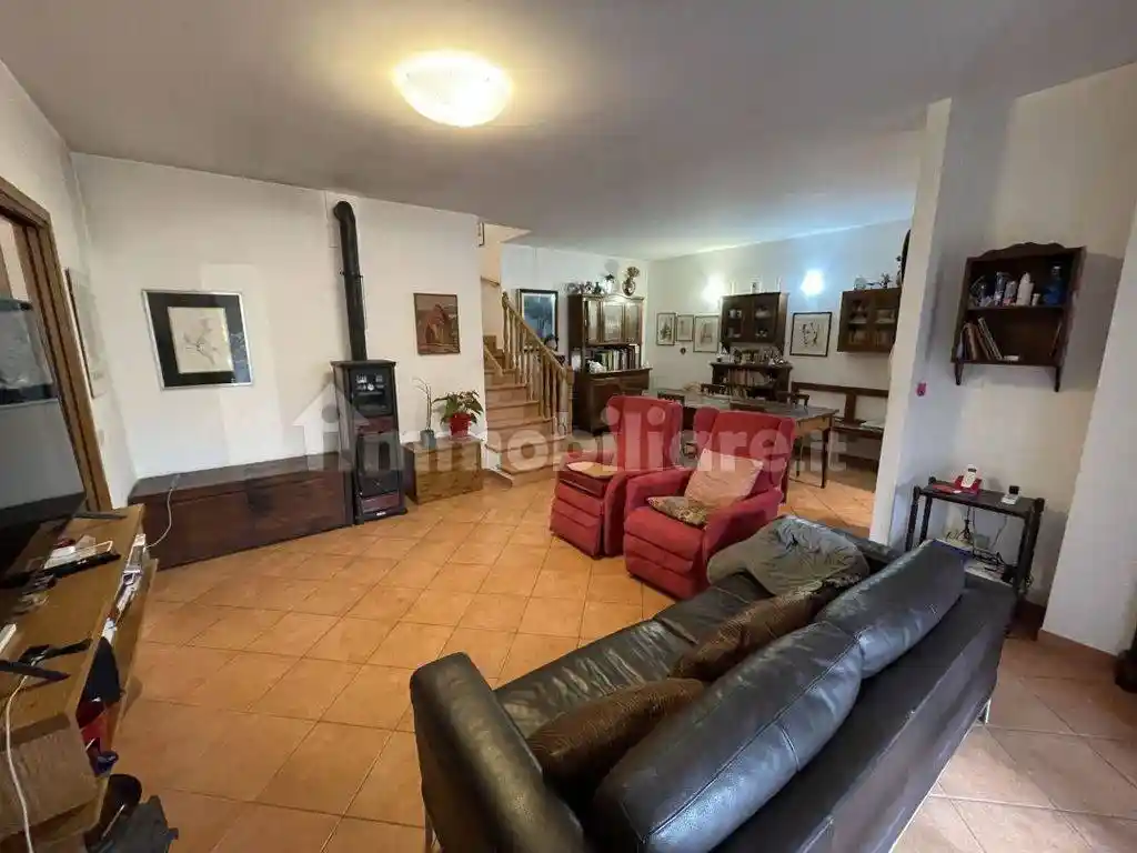 Villa unifamiliare via Vannucci, 103, Centro, Città della Pieve - foto 2