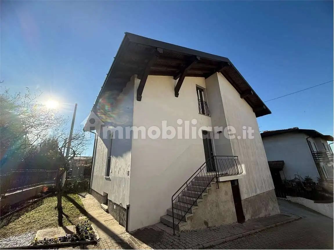 Appartamento in affitto a Casnate con Bernate