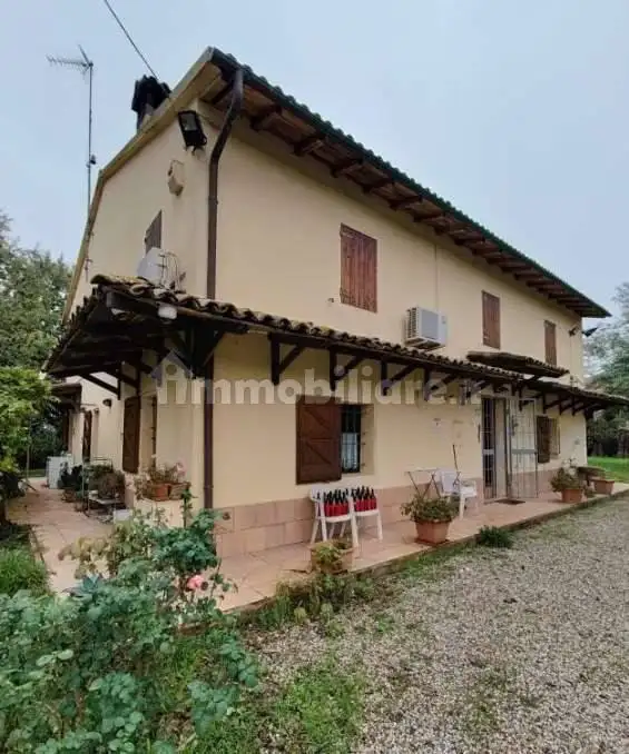 Casa indipendente in vendita a Imola