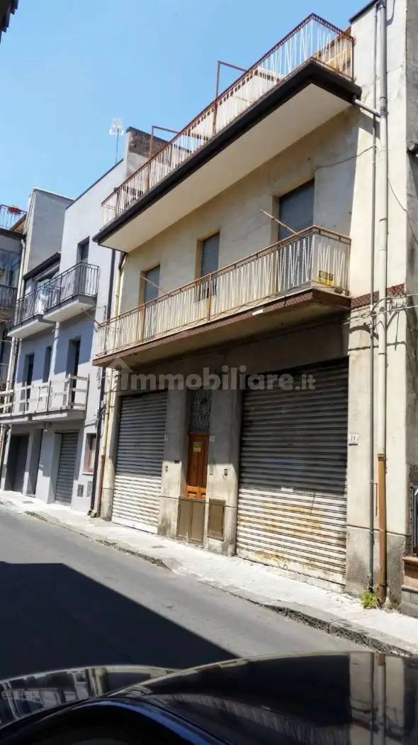 Palazzo - Edificio in vendita a Randazzo