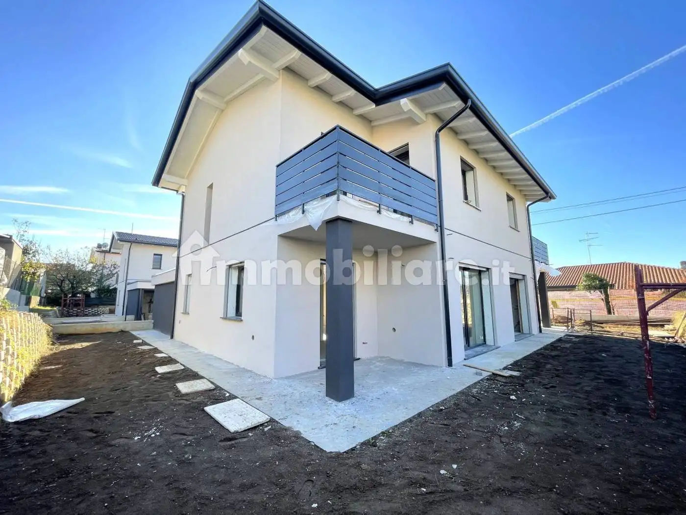 Villa a schiera via Papa Giovanni XXIII, Centro, Castronno - foto 2