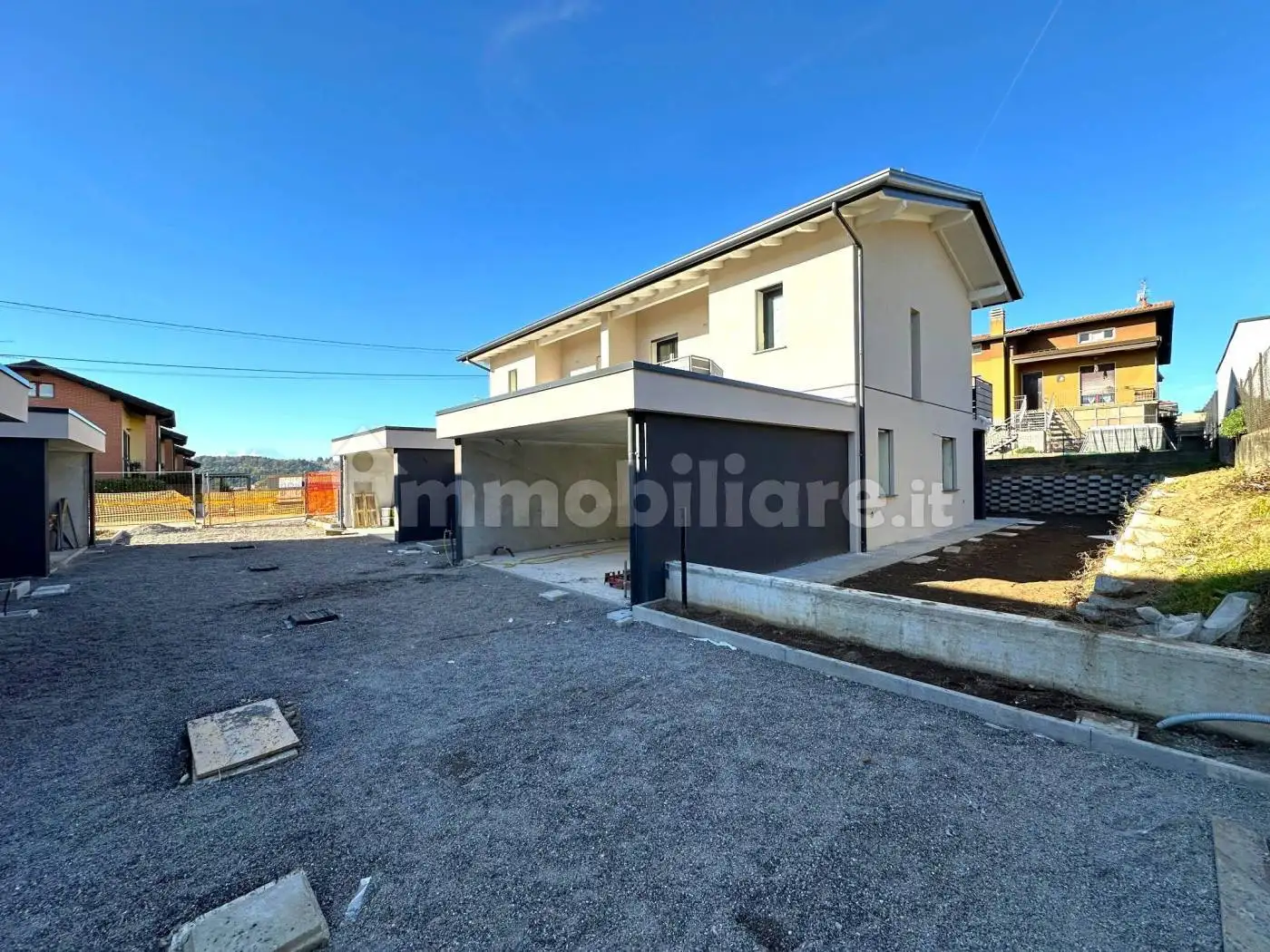 Villa a schiera via Papa Giovanni XXIII, Centro, Castronno - foto 4