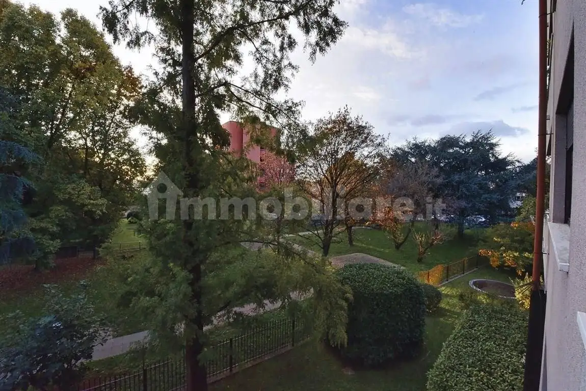 Appartamento in affitto a Vedano al Lambro