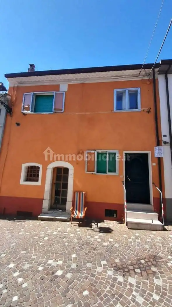 Villa in vendita a Pescolanciano