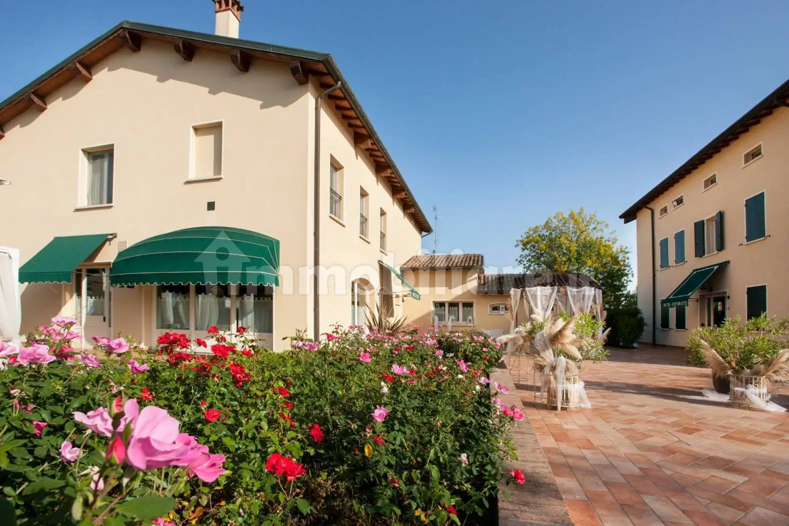 Palazzo - Edificio in vendita a Carpi