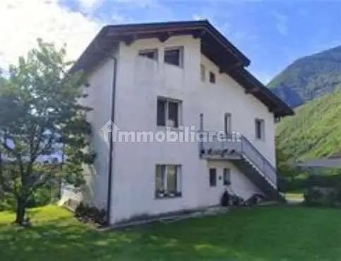 Villa in asta a Gordona