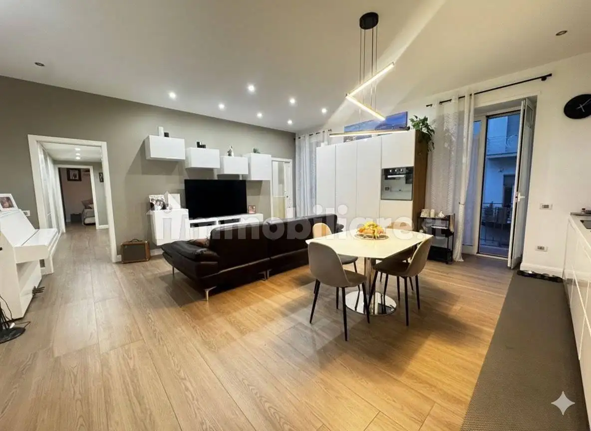 Appartamento in vendita a Napoli