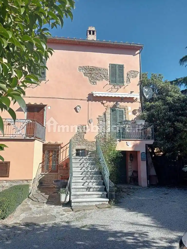 Casa indipendente in vendita a Cortona