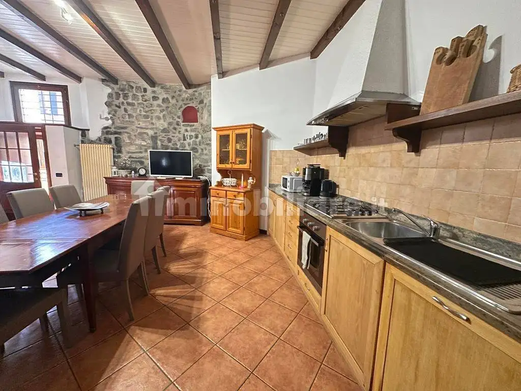 Trilocale via Giuseppe Garibaldi 9, Centro, Argegno - foto 2