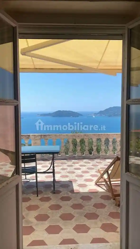 Casa indipendente in vendita a Lerici