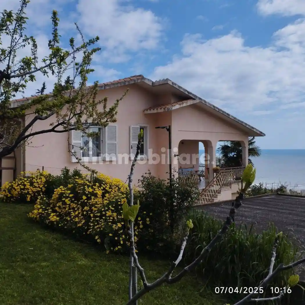 Villa unifamiliare Località Belsito 16, Belsito, Roseto degli Abruzzi - foto 2