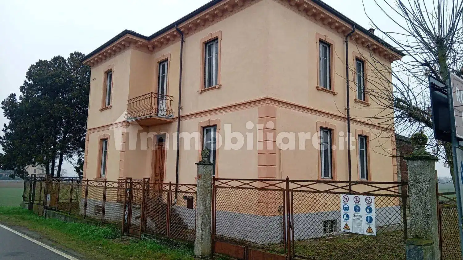 Villa in vendita a Robecco Pavese