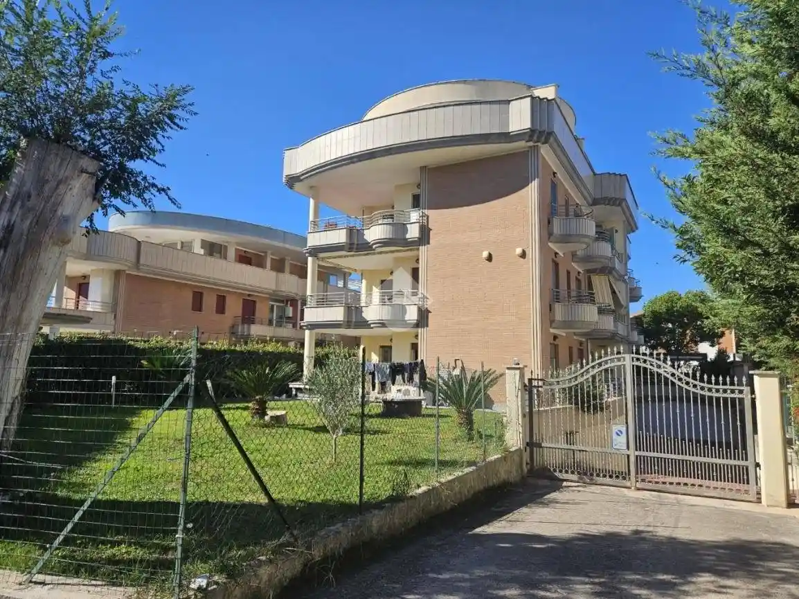 Trilocale via Don Vincenzo Onorati 20, Litoranea, Latina - foto 2