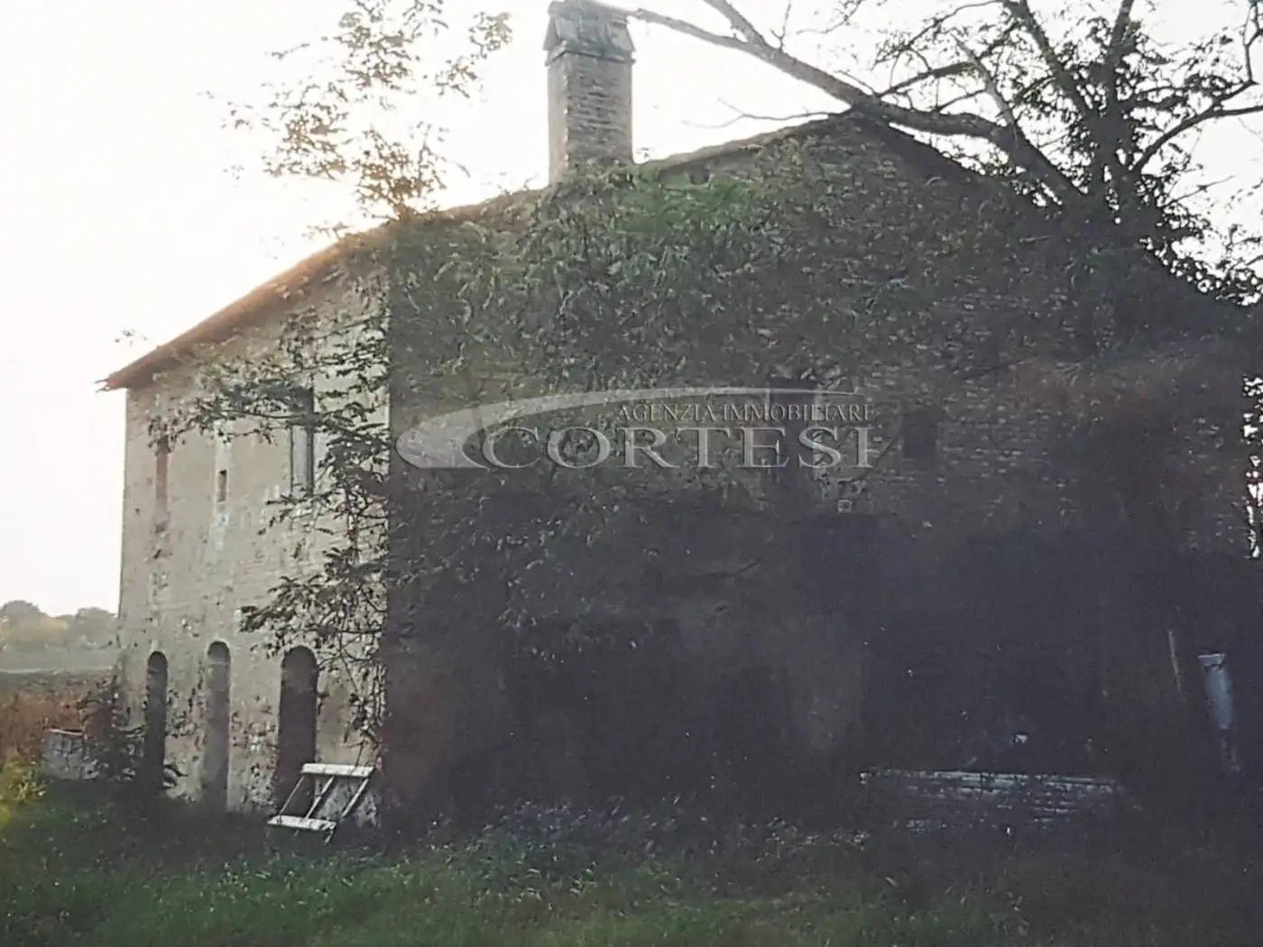 Rustico - Casale in vendita a Perugia