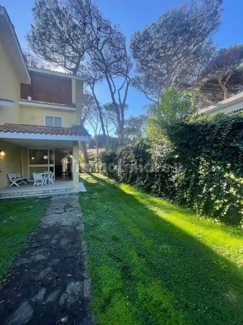 Villa in vendita a Fiumicino