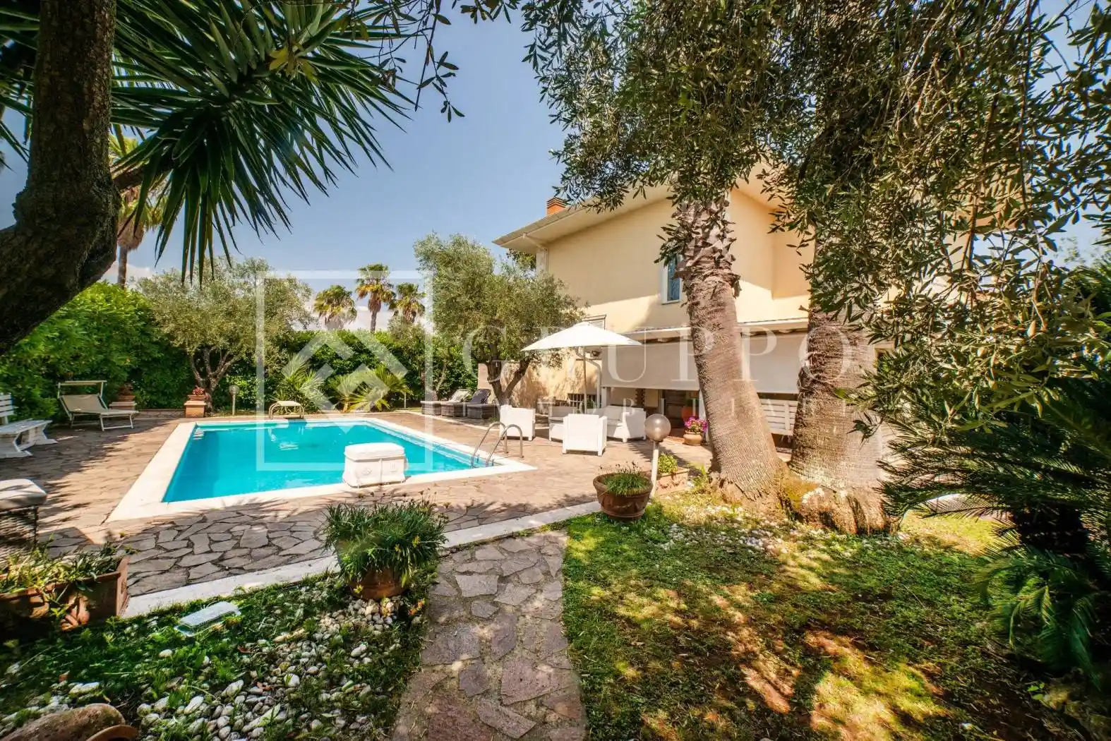 Villa in vendita a Cisterna di Latina