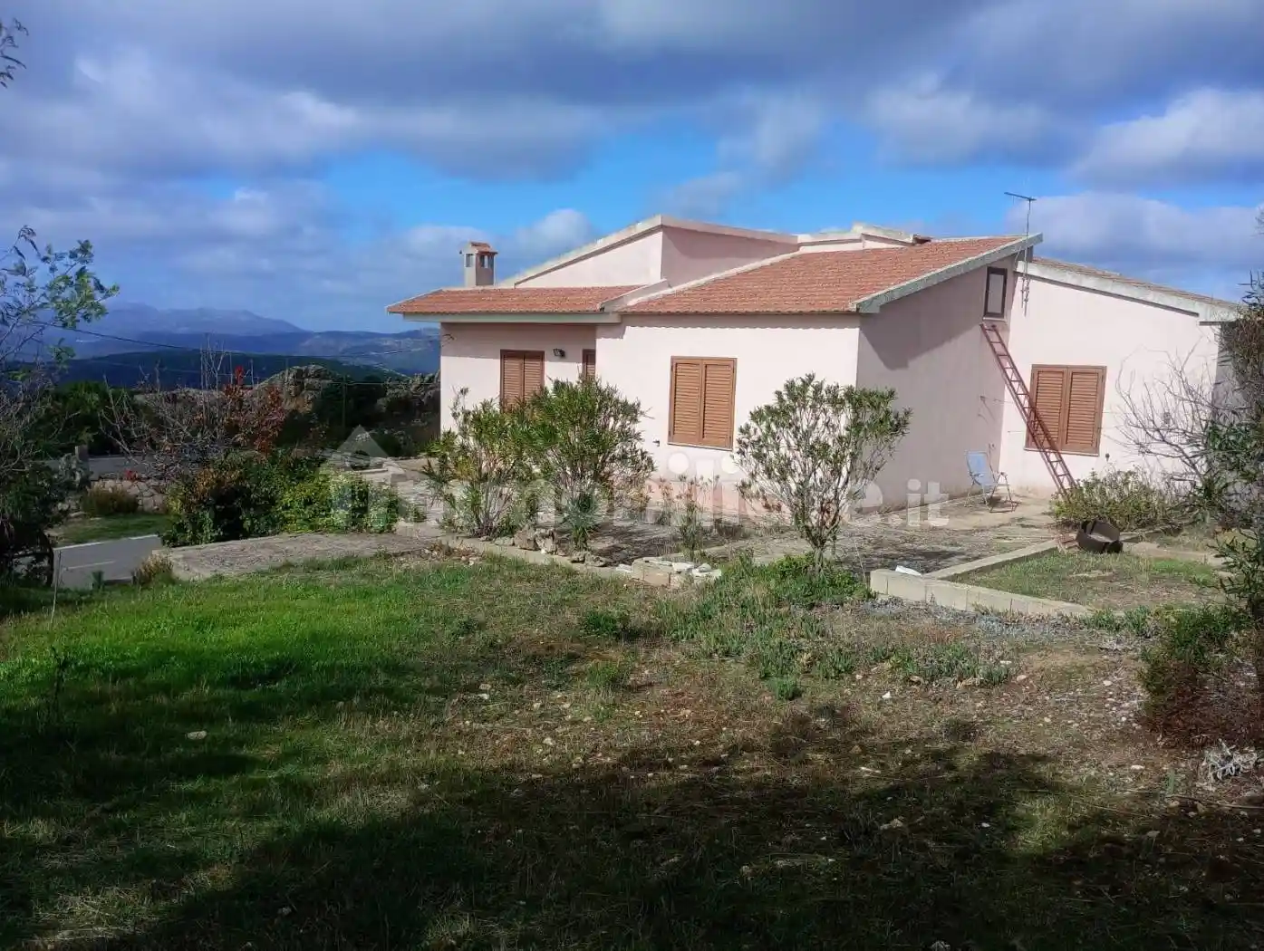 Villa in vendita a Padru