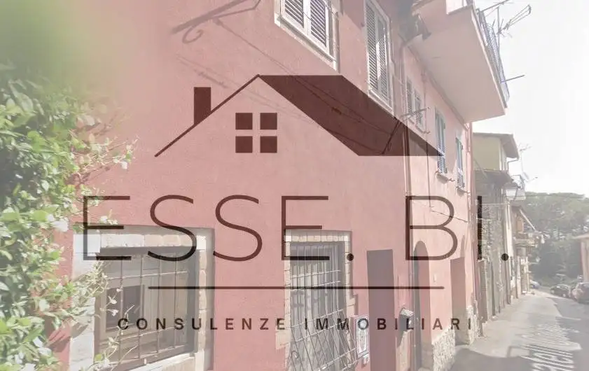 Appartamento in asta a Colonna