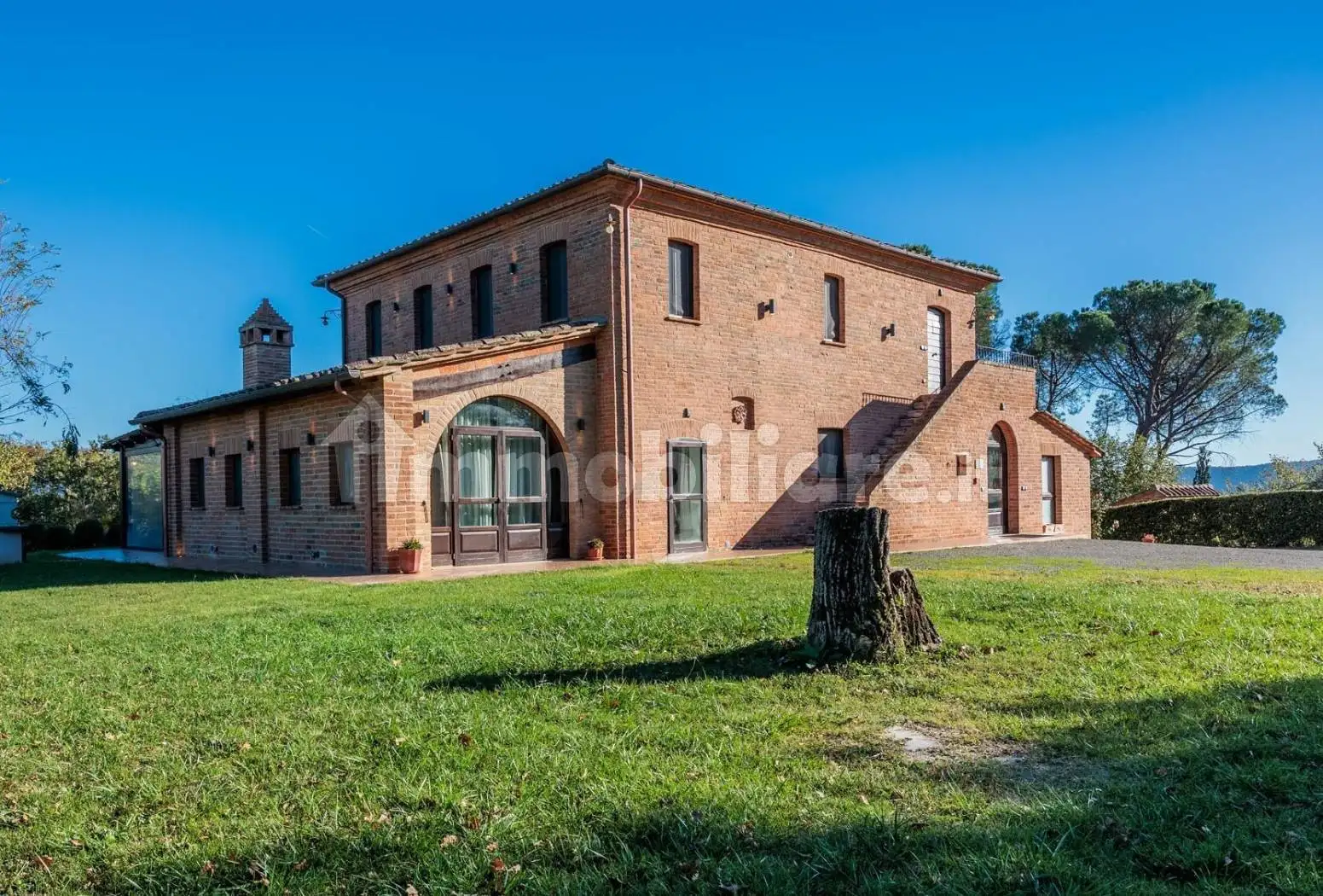 Rustico - Casale in vendita a Chiusi