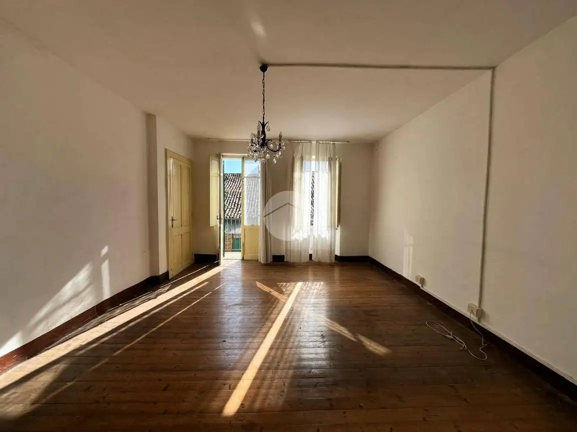 Rustico - Casale in vendita a Benna