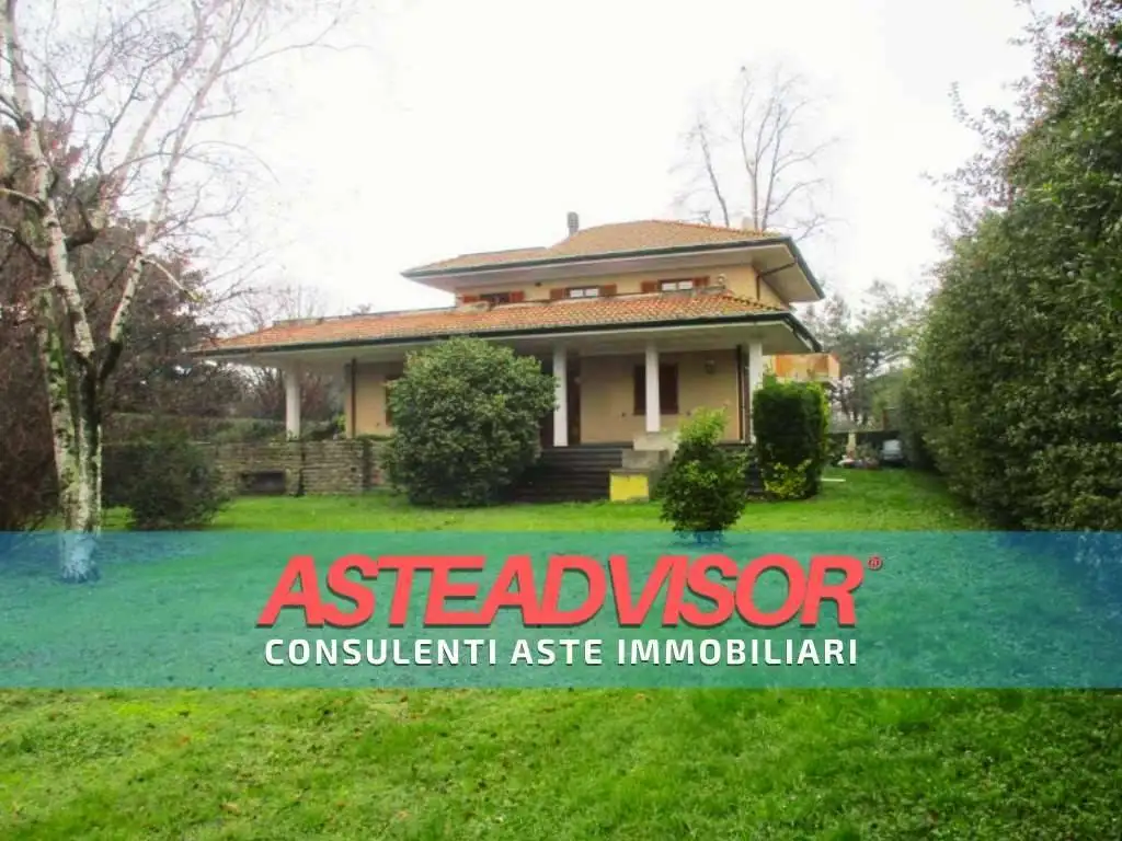 Villa in asta a Montignoso