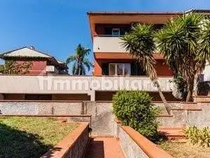 Villa in affitto a Aci Catena