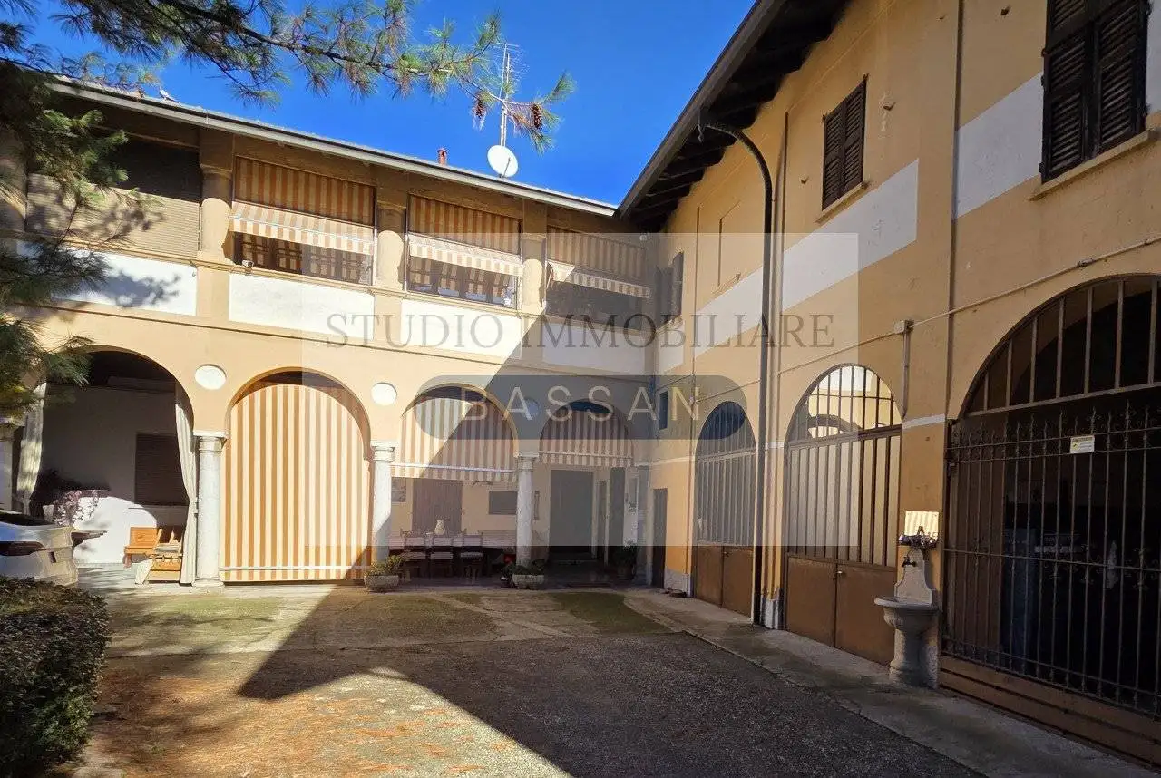 Palazzo - Edificio in vendita a Castelseprio