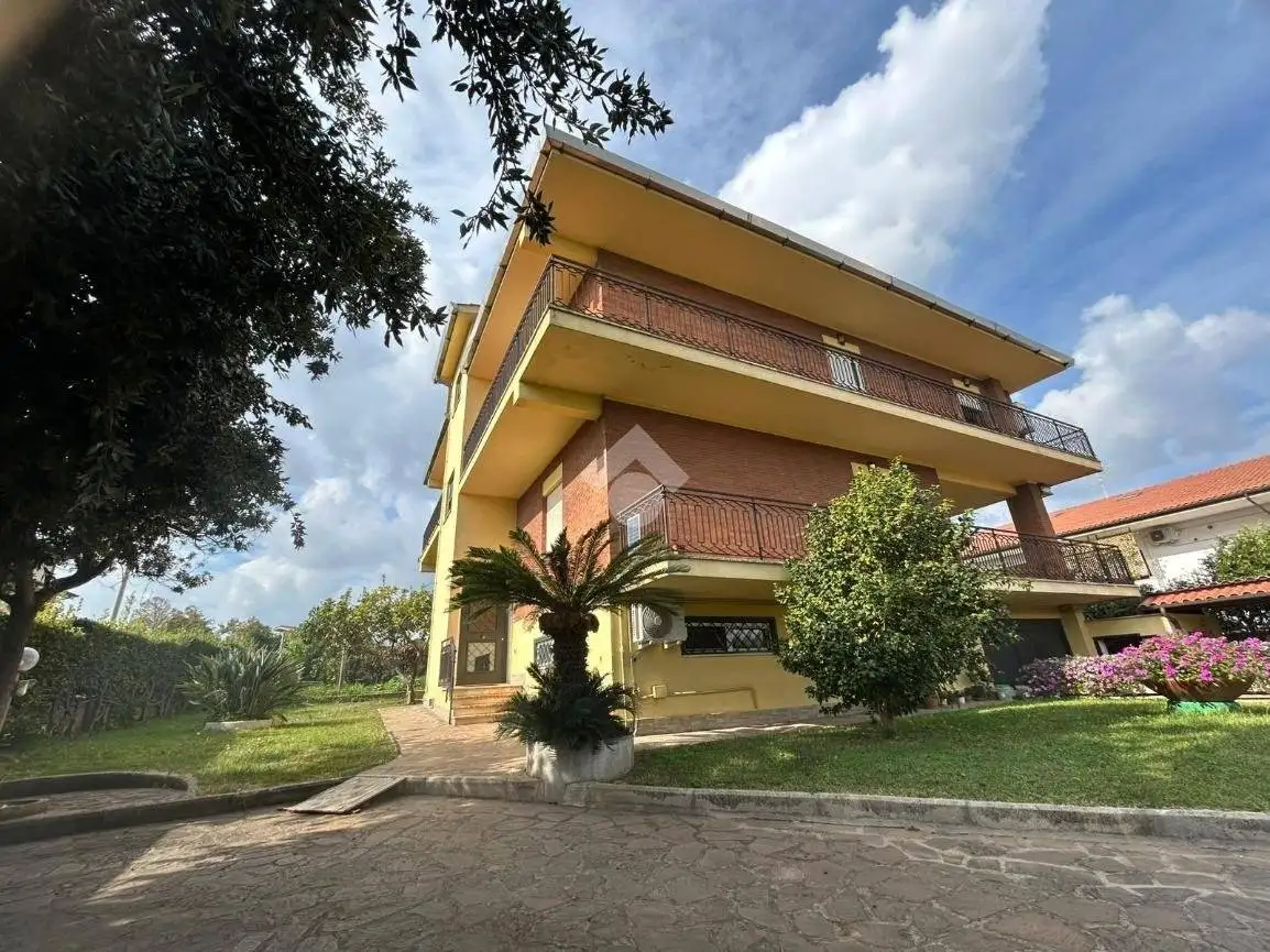 Villa in vendita a Aprilia