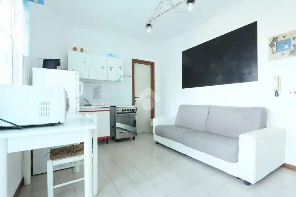 Monolocale via Camillo Benso Conte di Cavour 87, Lungomare Marconi, Alba Adriatica - foto 2