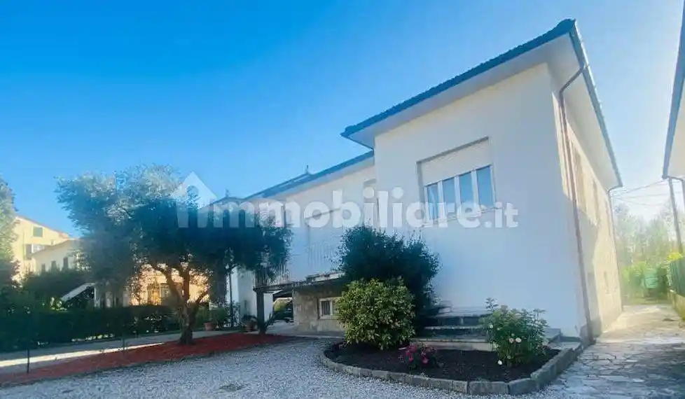 Villa in vendita a Lucca