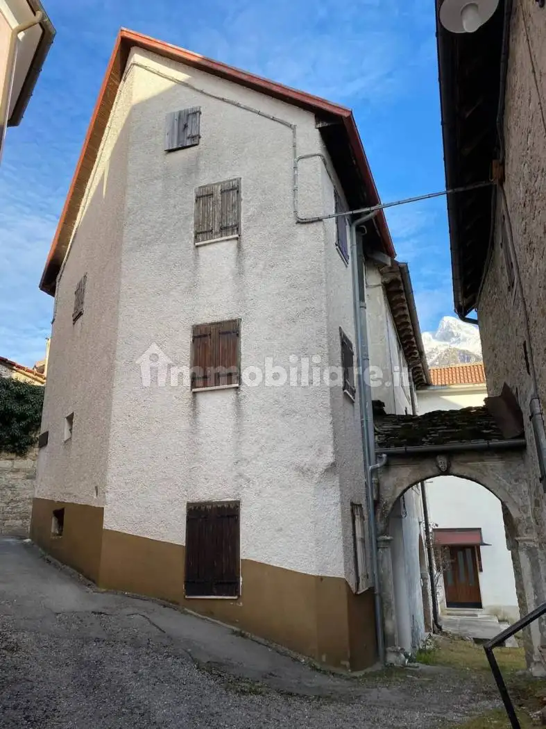 Casa indipendente in vendita a Chies d'Alpago