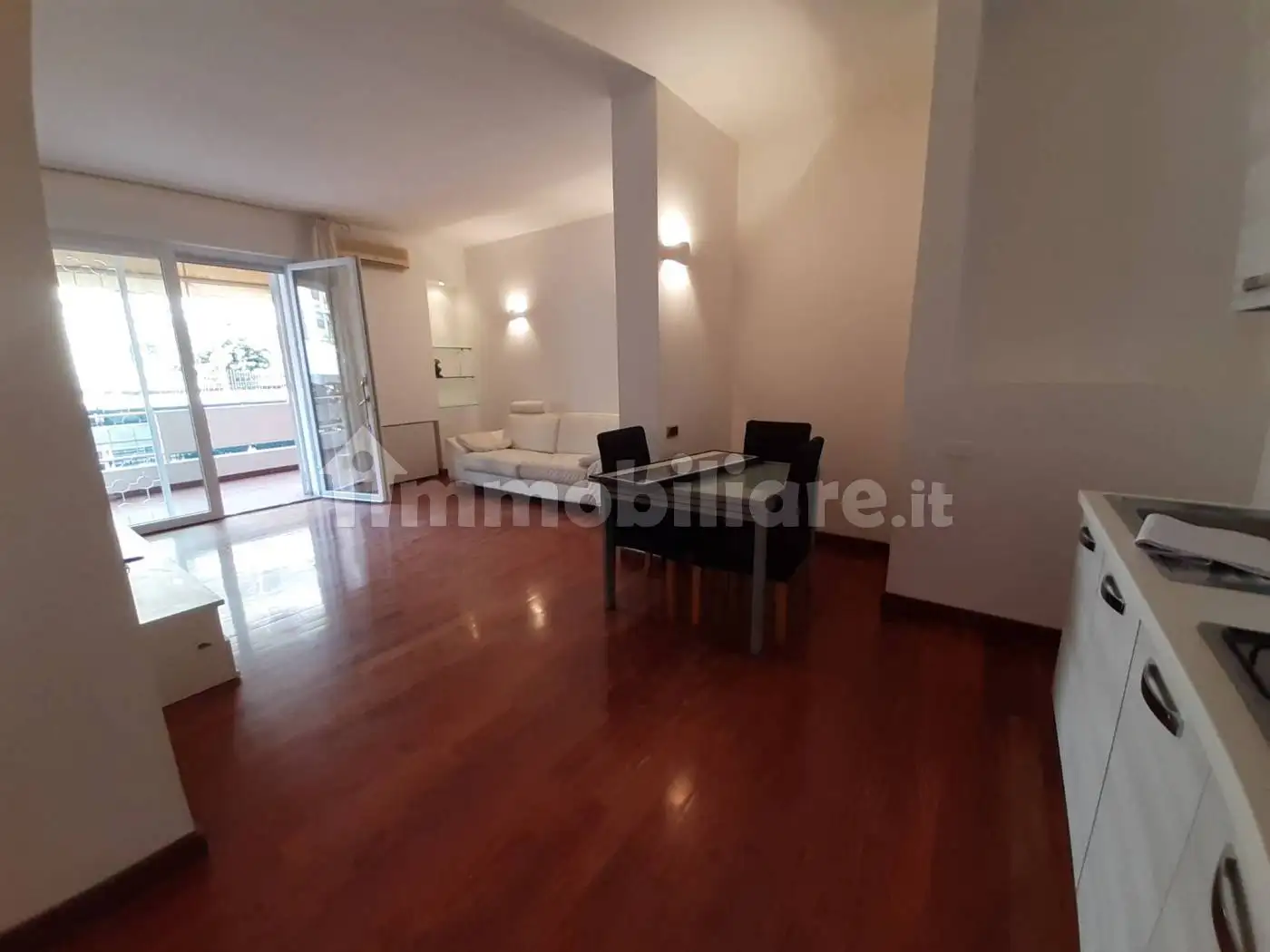 Palazzo - Edificio in affitto a Cagliari