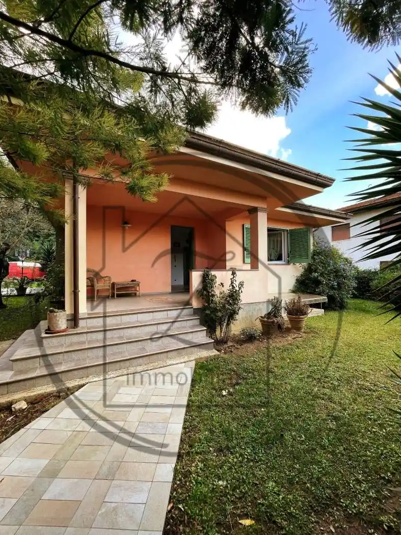 Villa in vendita a Massarosa