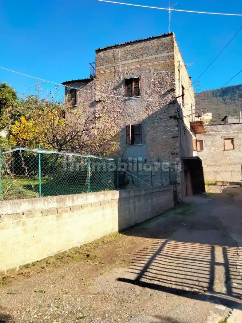 Casa indipendente in vendita a Marcellina