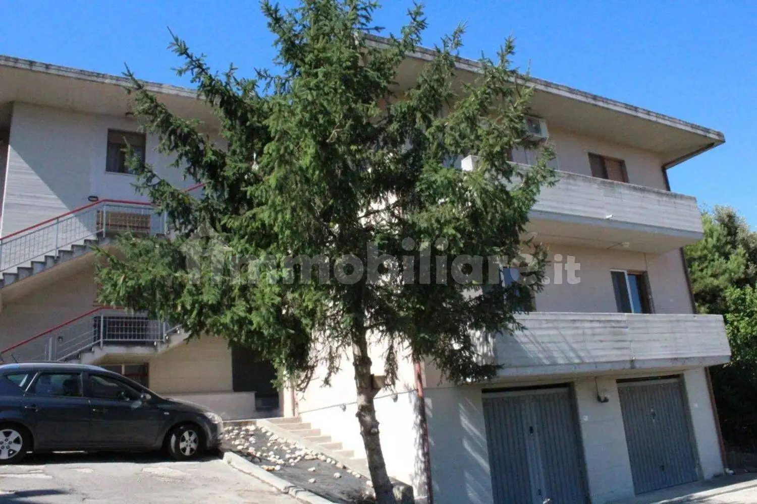 Appartamento in vendita a Cappelle sul Tavo