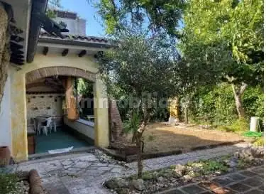 Villa in asta a Ardea