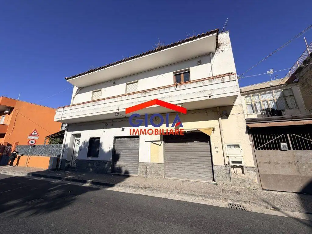 Palazzo - Edificio in vendita a Mondragone