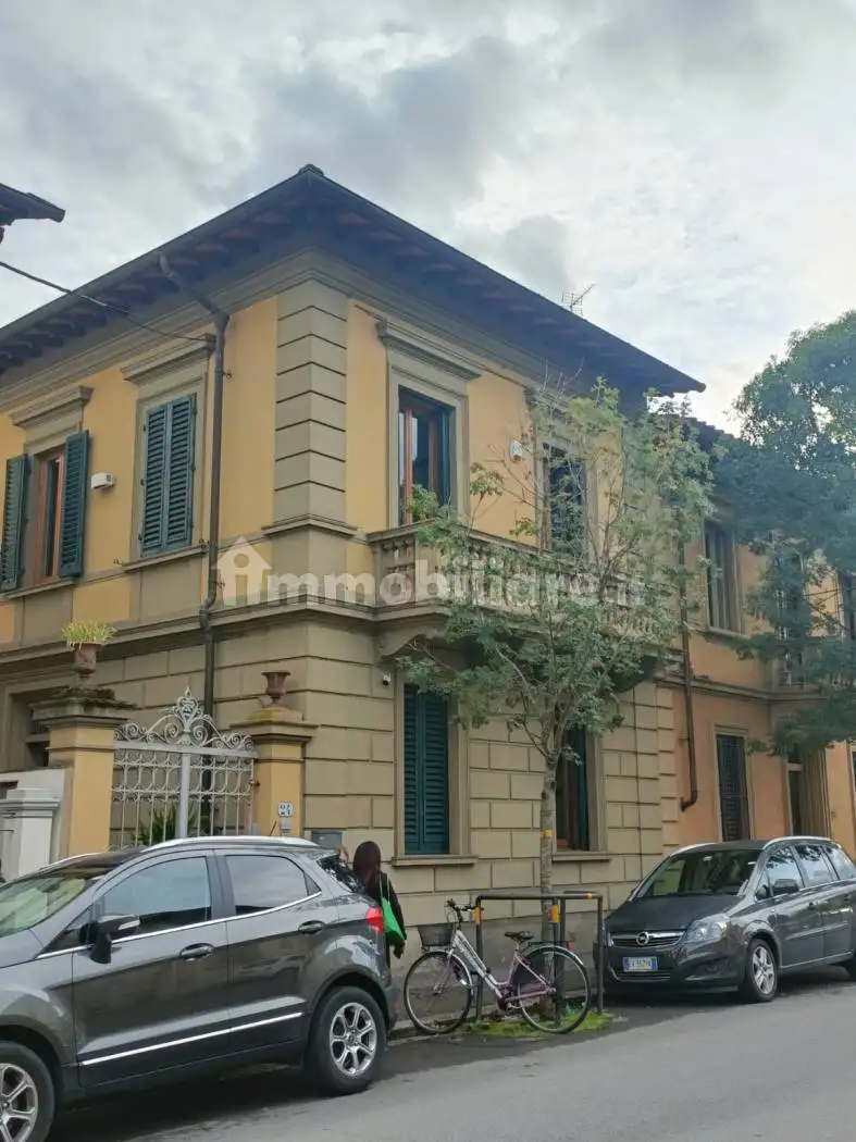 Casa indipendente in vendita a Firenze