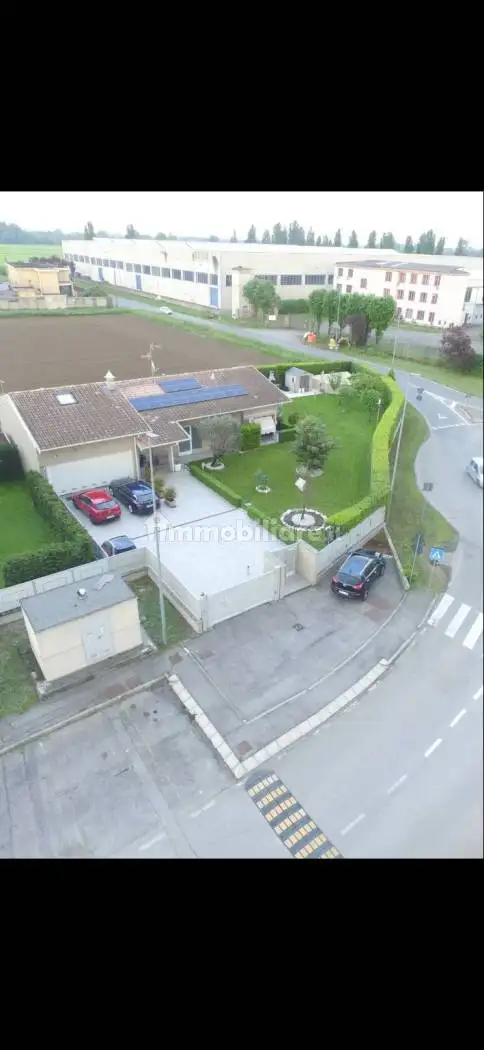 Villa in vendita a Tribiano