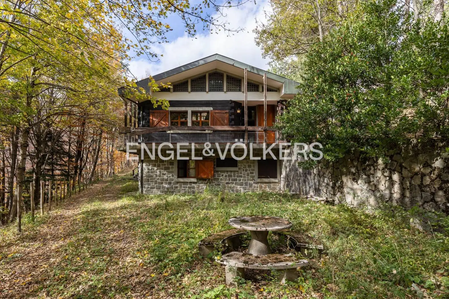 Villa in vendita a Lizzano in Belvedere