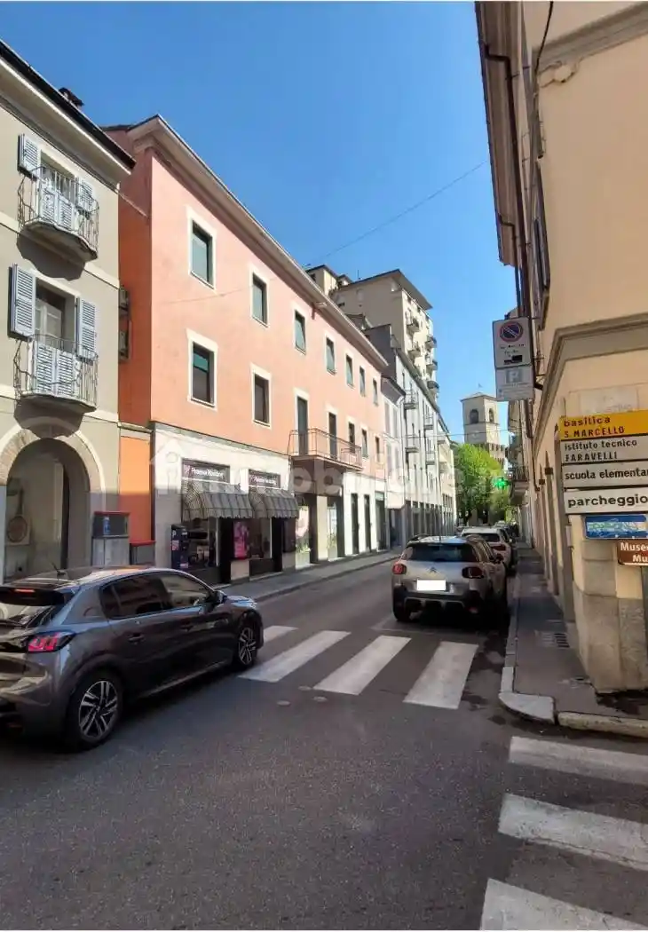 Palazzo - Edificio in vendita a Stradella