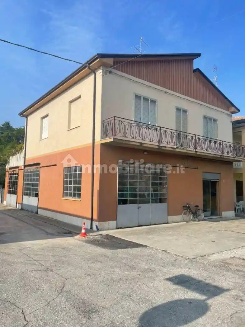 Villa in vendita a Conselice