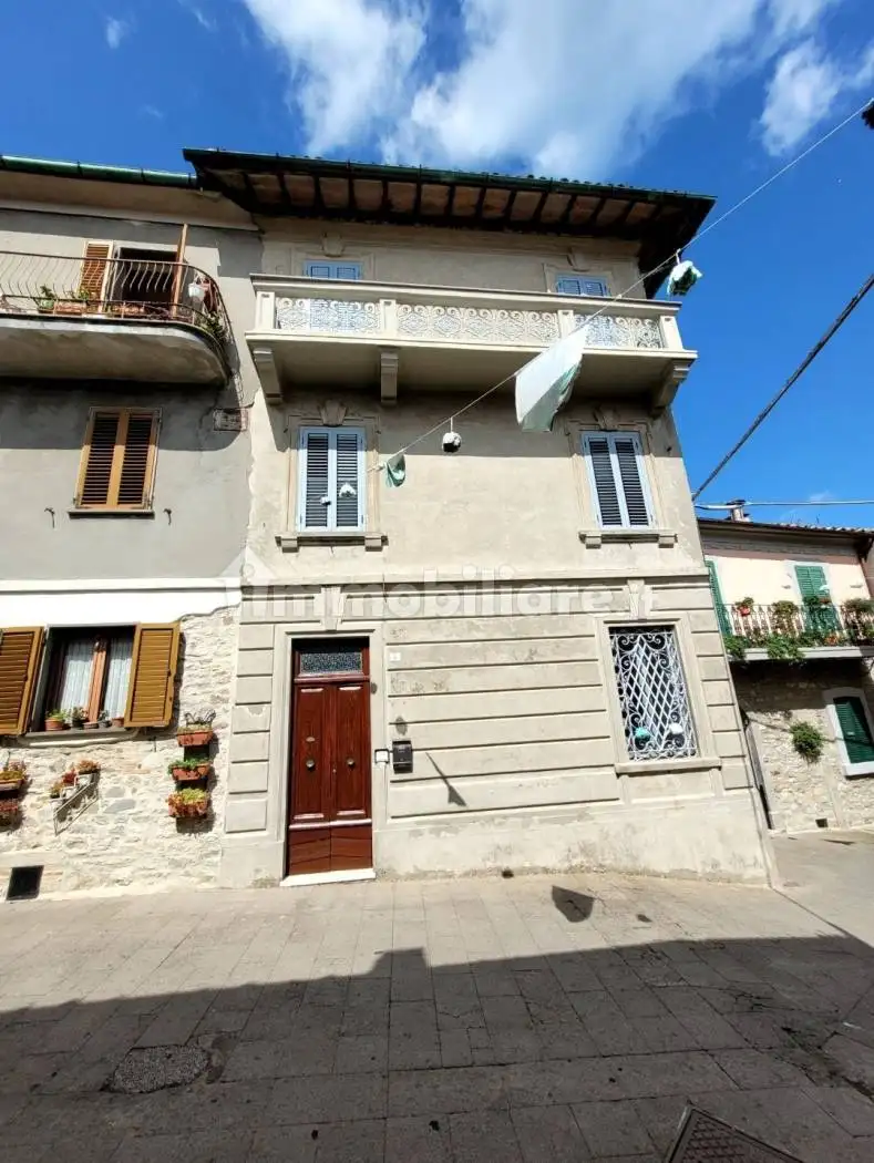 Appartamento in vendita a Castell'Azzara