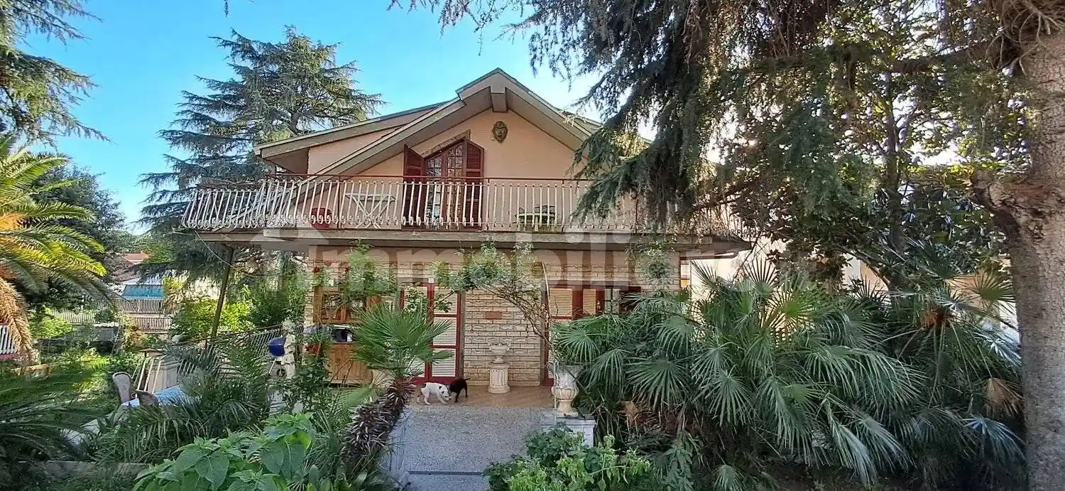 Villa in vendita a Roma