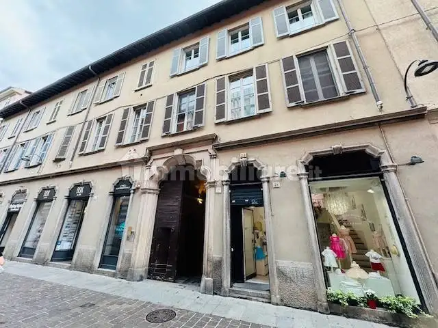 Appartamento in vendita a Como